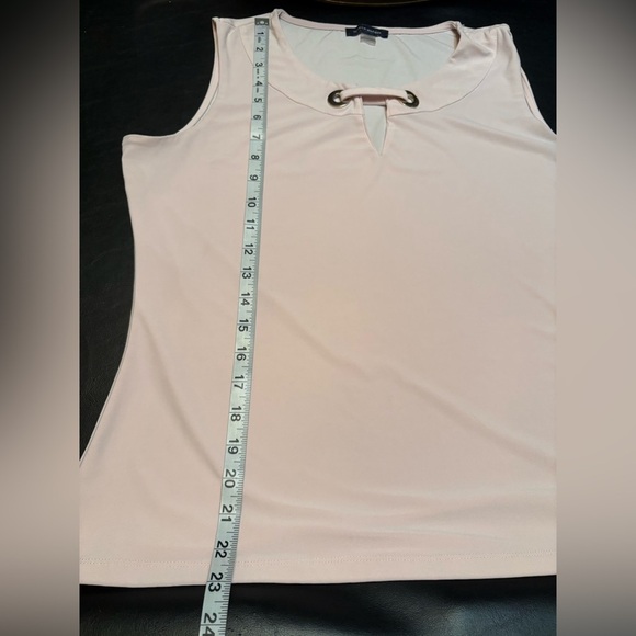 Tommy Hilfiger Light Pink Keyhole Blouse size L - Picture 11 of 12